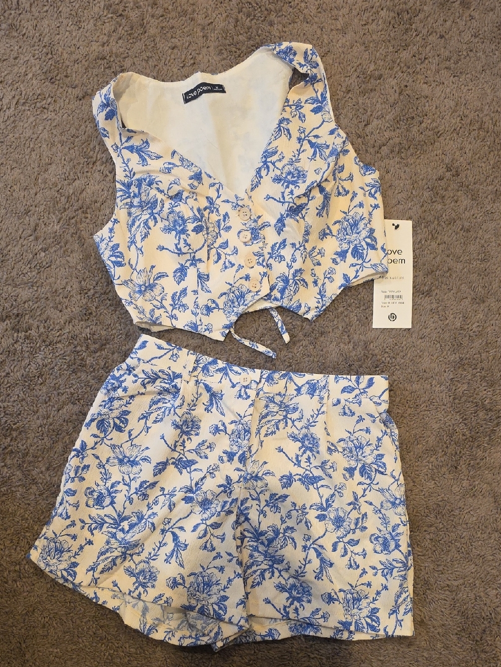 Love Tree Blue Floral Cropped Vest & Shorts Set Medium